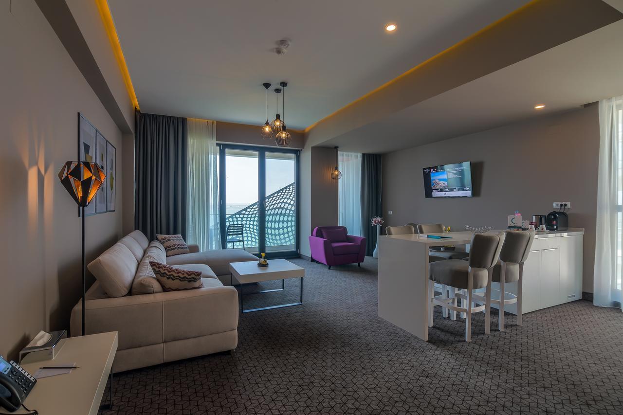 Nyota Hotel & Conference Center مامايا المظهر الخارجي الصورة